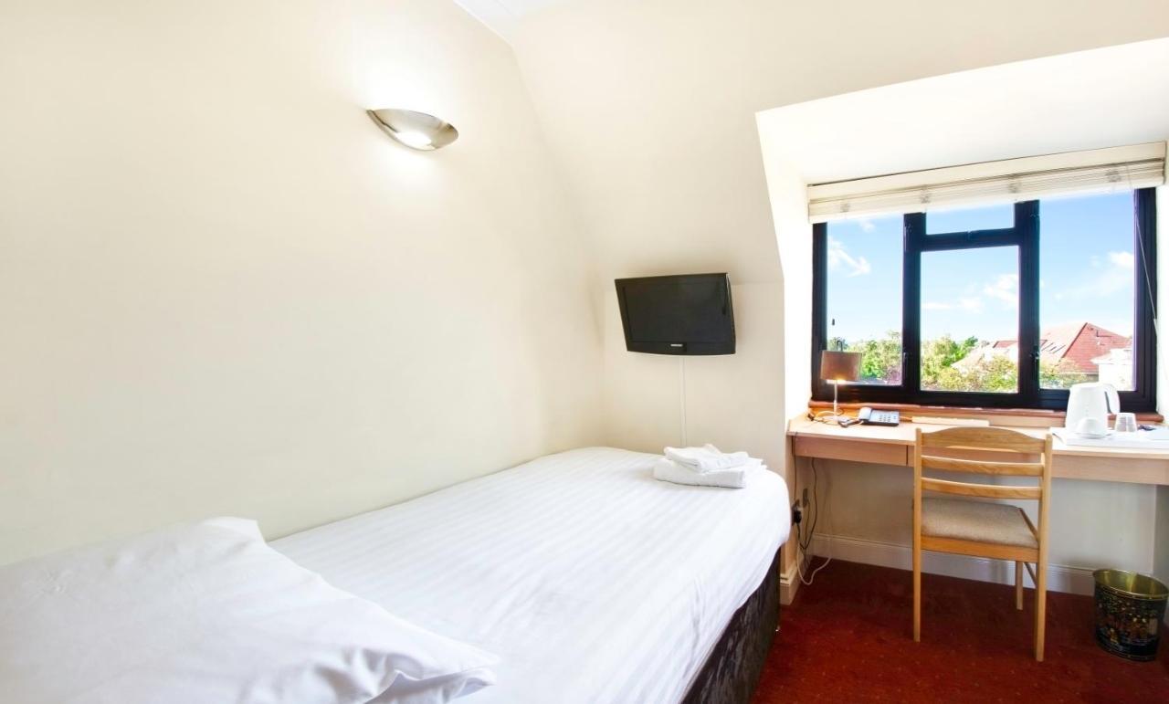 The Brent Hotel - London - Wembley Харроу Экстерьер фото
