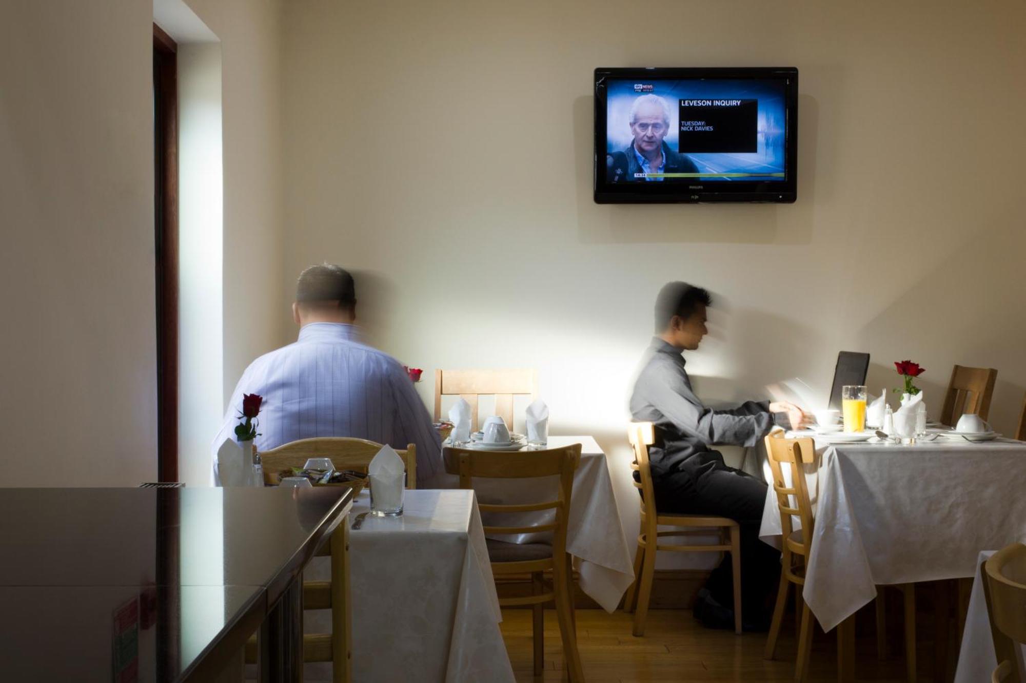 The Brent Hotel - London - Wembley Харроу Экстерьер фото
