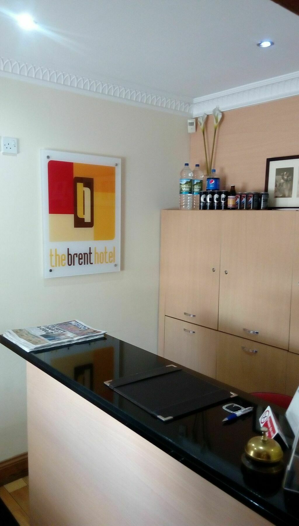 The Brent Hotel - London - Wembley Харроу Экстерьер фото