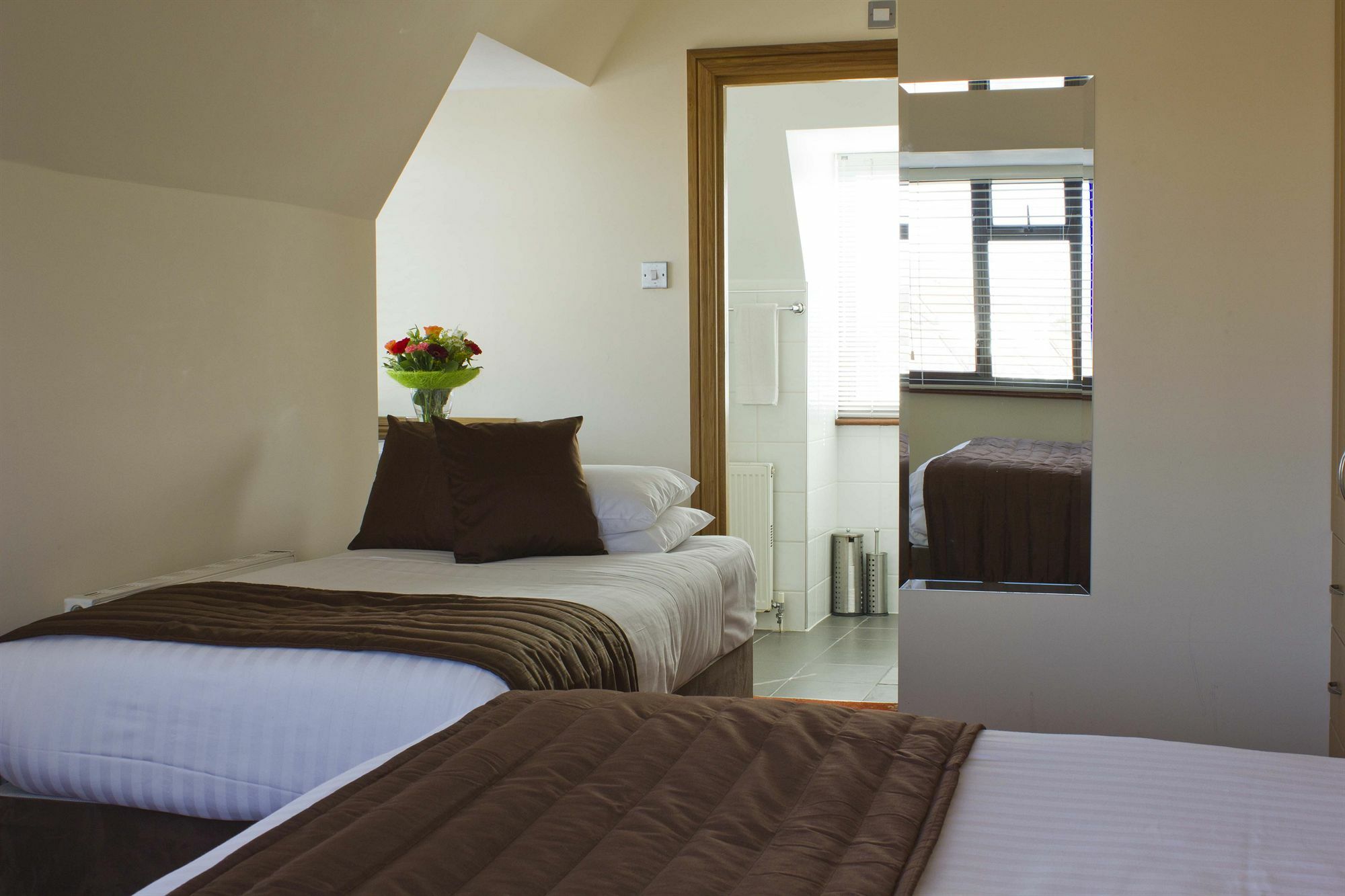 The Brent Hotel - London - Wembley Харроу Экстерьер фото